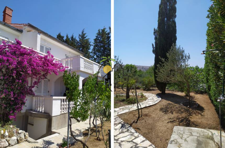 Croatia, Island of Rab,  - Apartment building, for sale