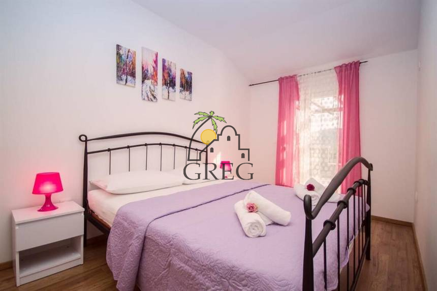 Croatia, Middle Dalmatia, Omis - House, for sale