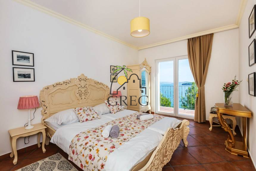 Croatia, Middle Dalmatia,  - House, for sale