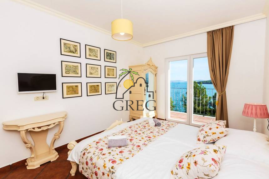 Croatia, Middle Dalmatia,  - House, for sale