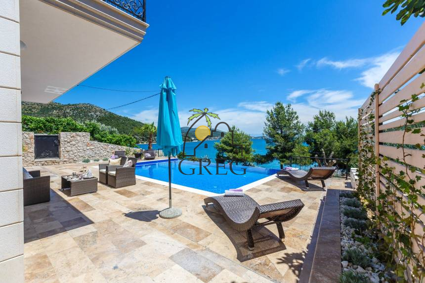 Croatia, Middle Dalmatia,  - House, for sale