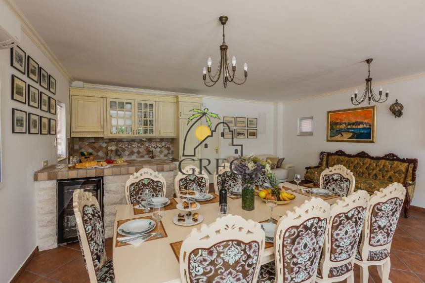 Croatia, Middle Dalmatia,  - House, for sale