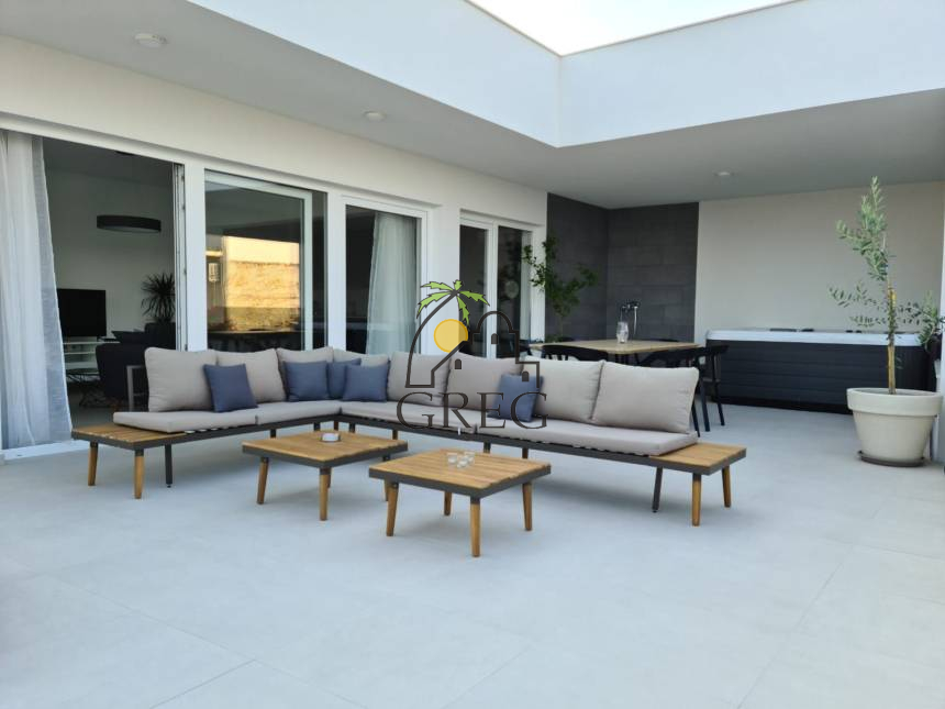 Croatia, Island of Hvar,  - Apartment building, for sale