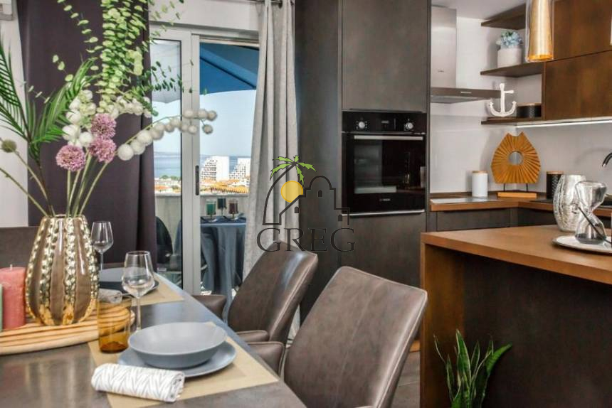 Croatia, Middle Dalmatia, Makarska - Apartment building, for sale