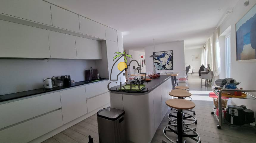 Croatia, Kvarner, Crikvenica - Apartment building, for sale