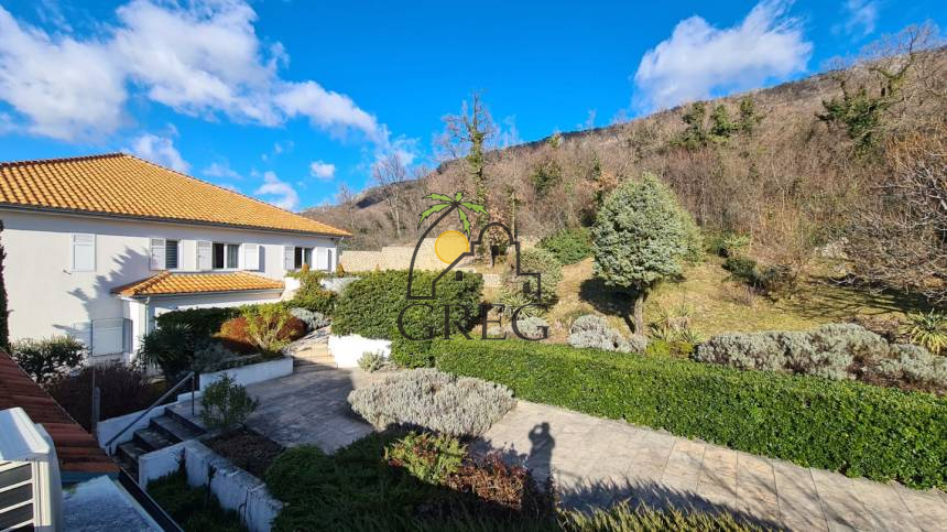 Croatia, Kvarner, Crikvenica - Apartment building, for sale