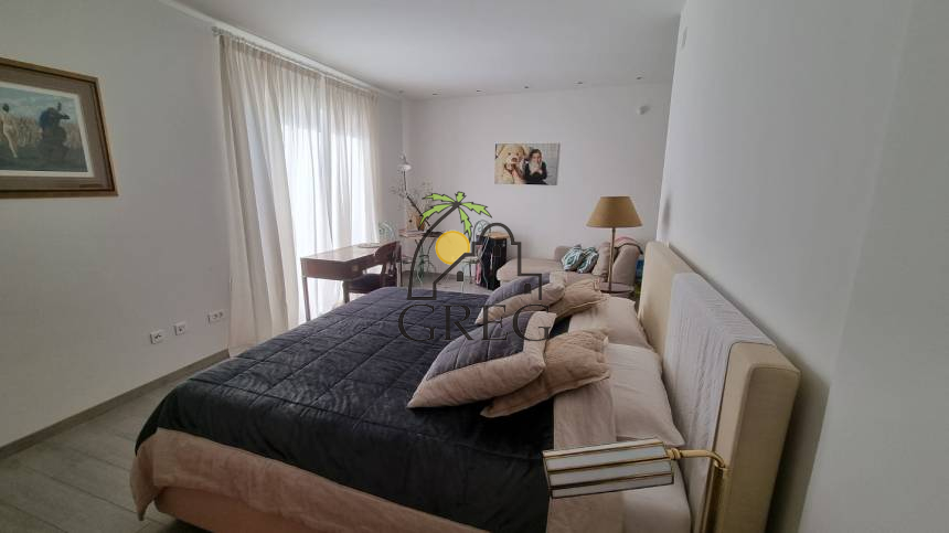 Croatia, Kvarner, Crikvenica - Apartment building, for sale