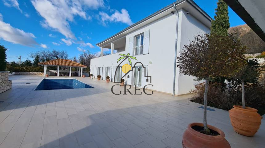 Croatia, Kvarner, Crikvenica - Apartment building, for sale