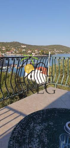 Croatia, Island of Drvenik,  - Apartment building, for sale