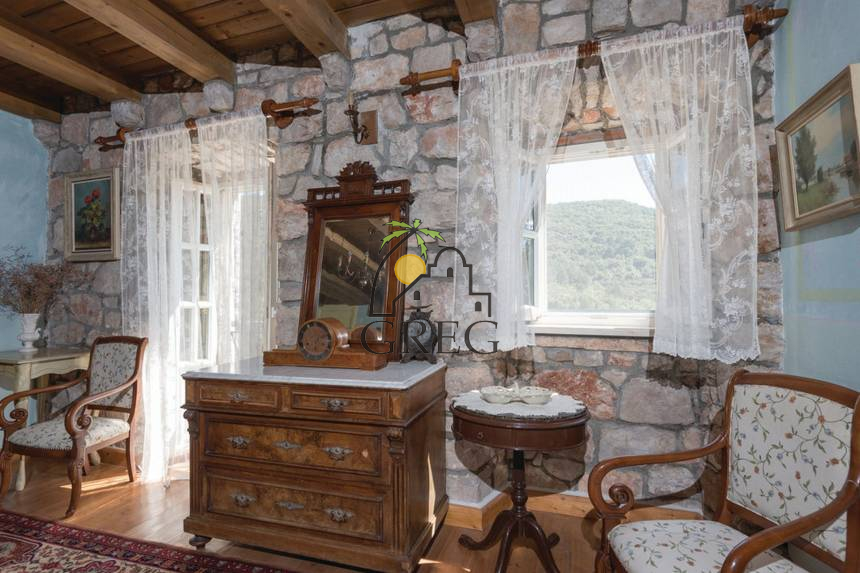 Croatia, Pelješac Peninsula,  - Stone house, for sale