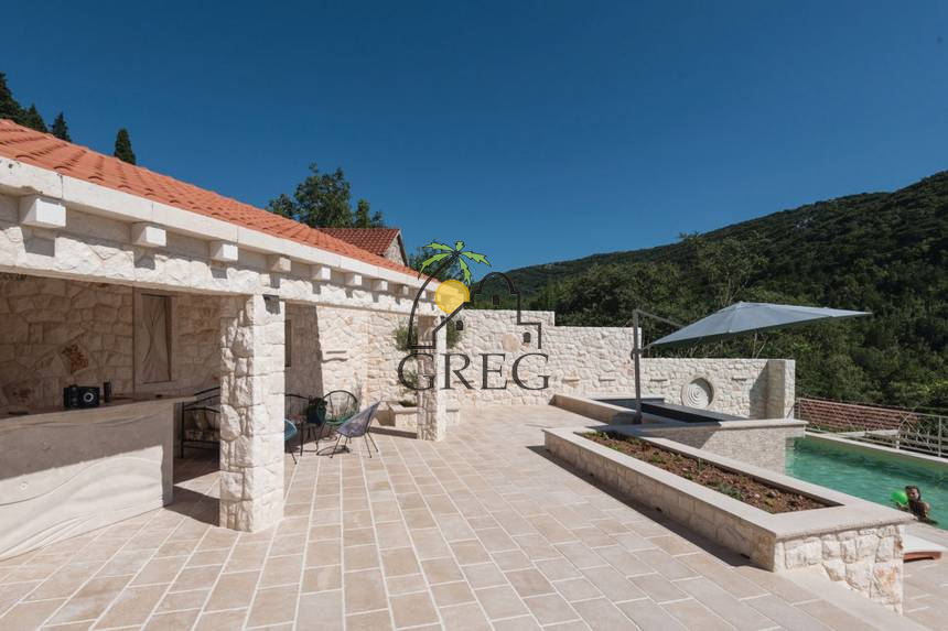 Croatia, Pelješac Peninsula,  - Stone house, for sale