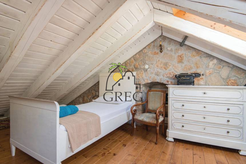 Croatia, Pelješac Peninsula,  - Stone house, for sale