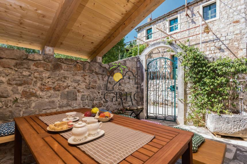 Croatia, Pelješac Peninsula,  - Stone house, for sale