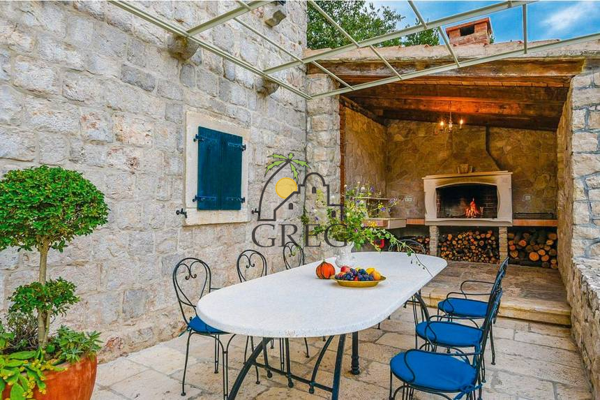 Croatia, Pelješac Peninsula,  - Stone house, for sale