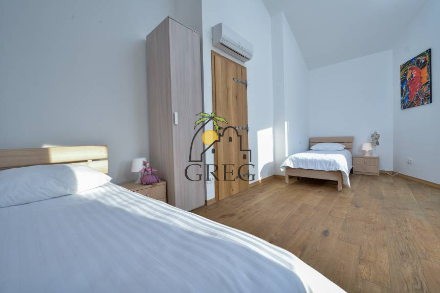 Croatia, North Dalmatia,  - House, for sale