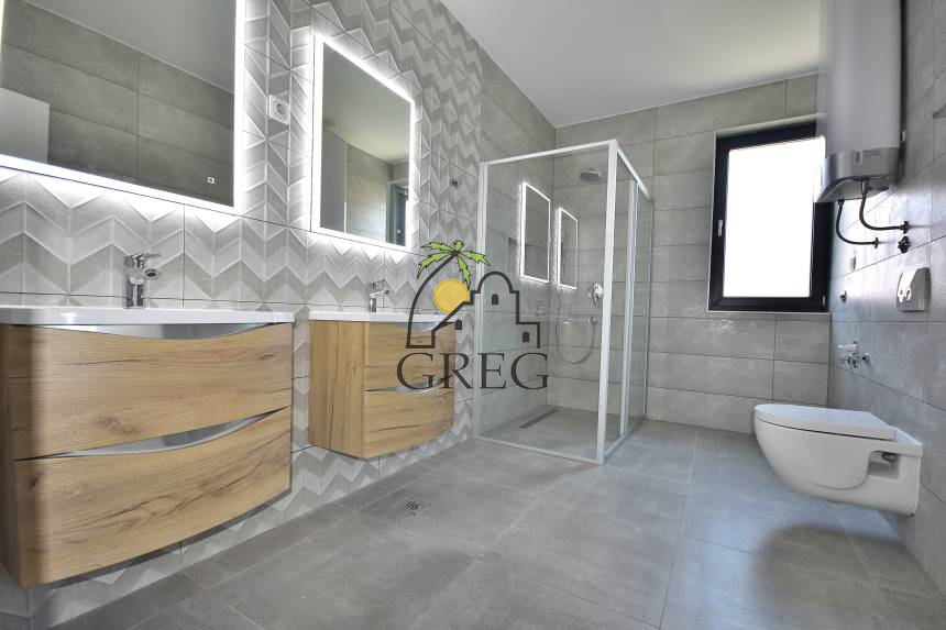 Croatia, North Dalmatia, Vodice - Apartment, for sale