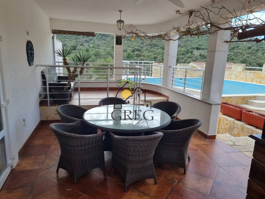 Croatia, Island of Ciovo,  - Apartment building, for sale