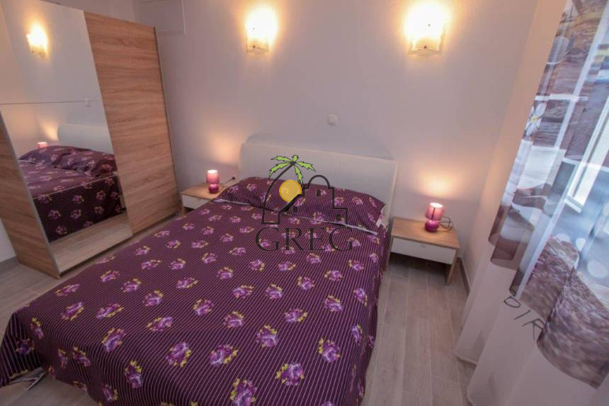 Croatia, Middle Dalmatia,  - Apartment building, for sale