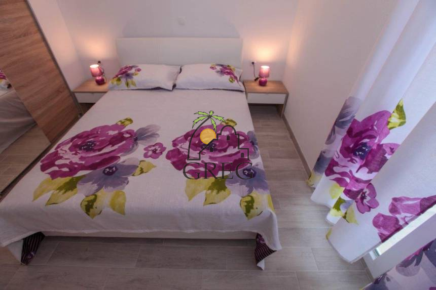 Croatia, Middle Dalmatia,  - Apartment building, for sale