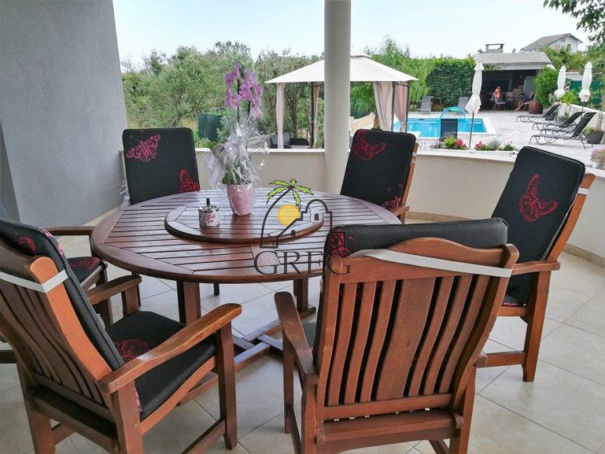 Croatia, Middle Dalmatia,  - Apartment building, for sale