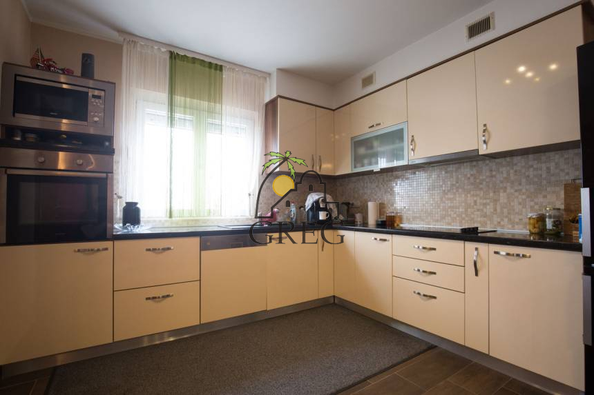 Chorwacja, Dalmacja Północna,  - Apartamentowiec, na sprzedaż