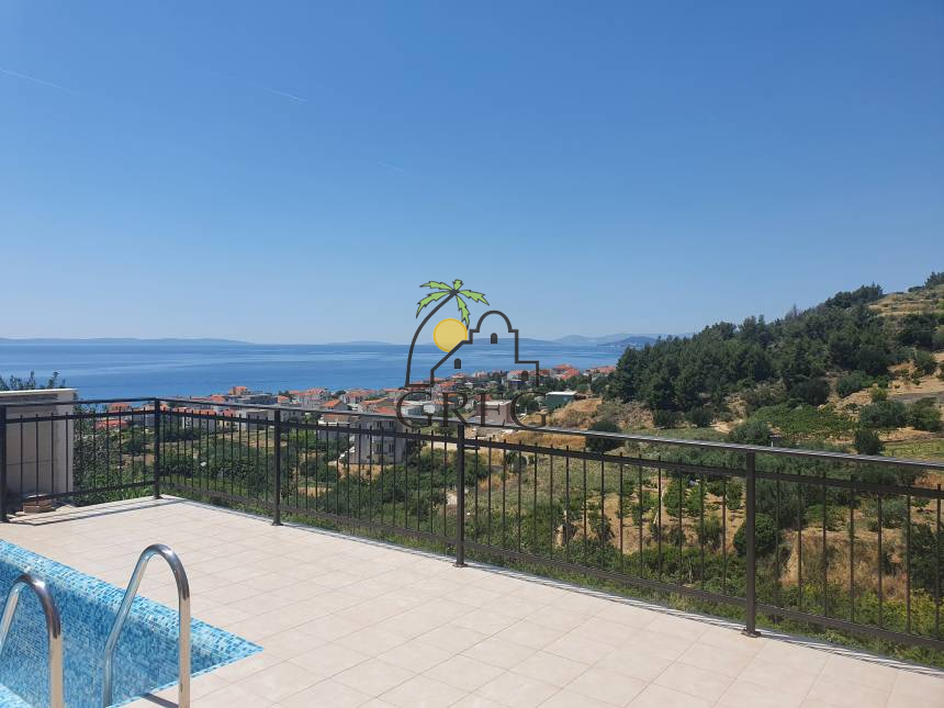 Croatia, Middle Dalmatia,  - Apartment building, for sale