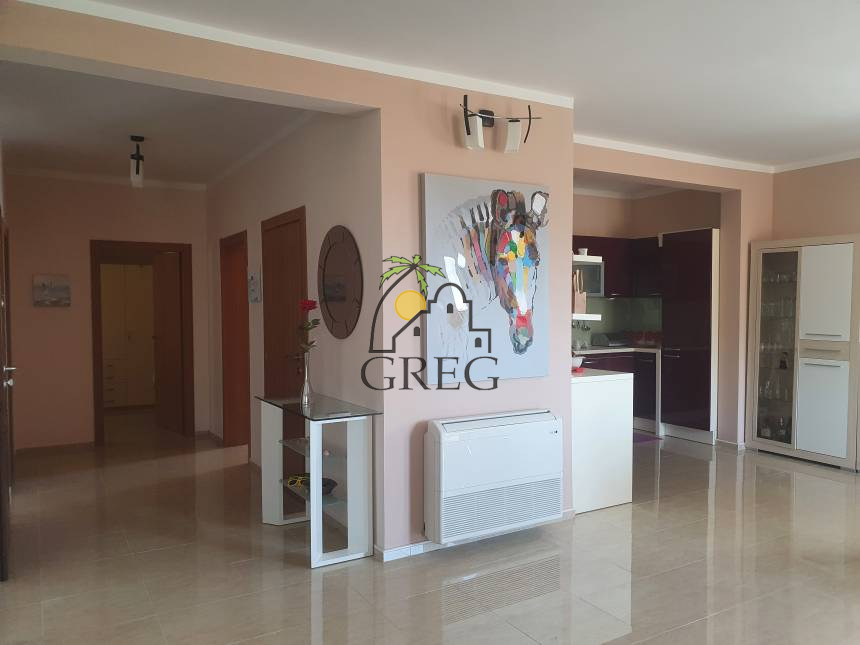 Croatia, Middle Dalmatia,  - Apartment building, for sale