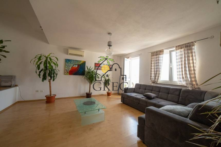 Chorwacja, Dalmacja Środkowa,  - Apartamentowiec, na sprzedaż