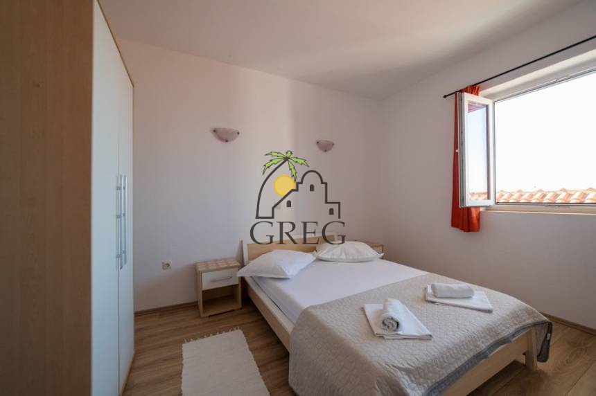 Chorwacja, Dalmacja Środkowa,  - Apartamentowiec, na sprzedaż