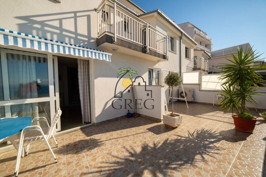 Chorwacja, Dalmacja Środkowa,  - Apartamentowiec, na sprzedaż