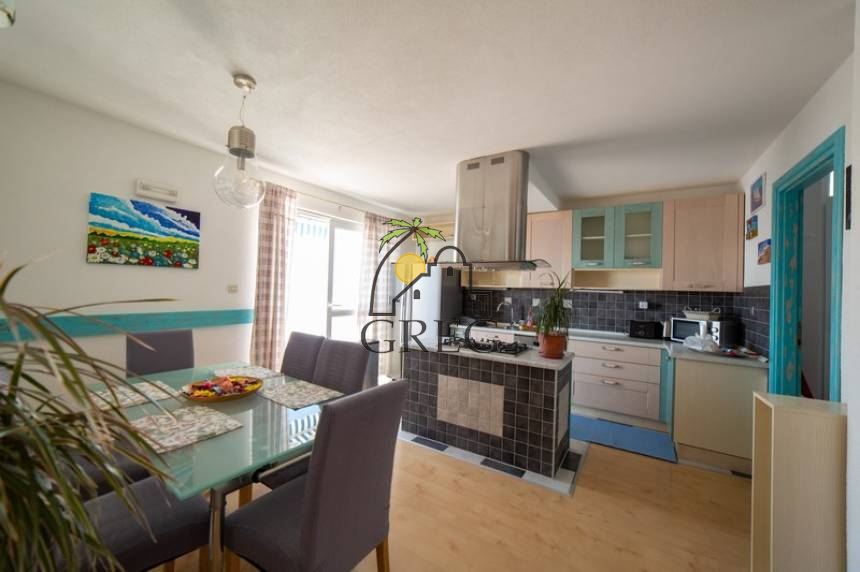 Chorwacja, Dalmacja Środkowa,  - Apartamentowiec, na sprzedaż