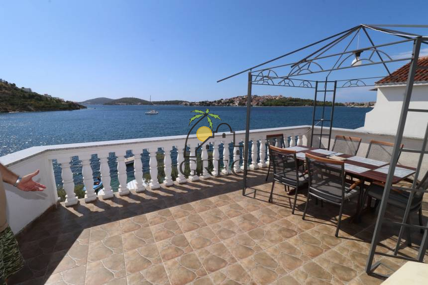 Chorwacja, Dalmacja Środkowa,  - Apartamentowiec, na sprzedaż