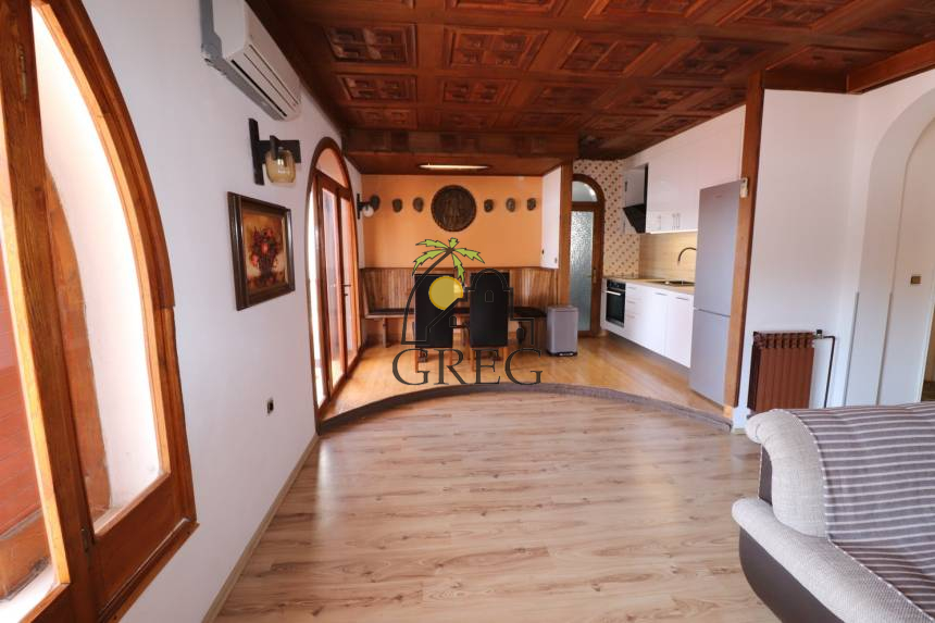 Chorwacja, Dalmacja Środkowa,  - Apartamentowiec, na sprzedaż