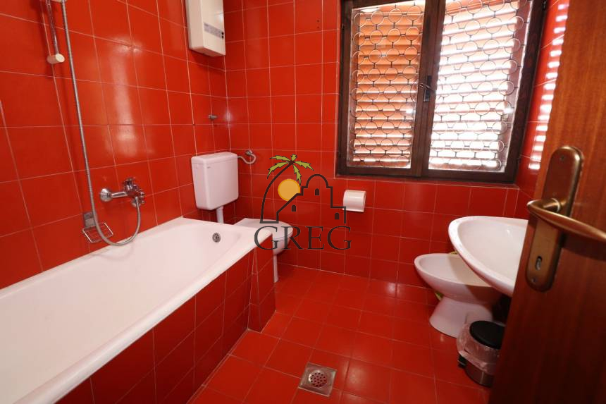 Chorwacja, Dalmacja Środkowa,  - Apartamentowiec, na sprzedaż