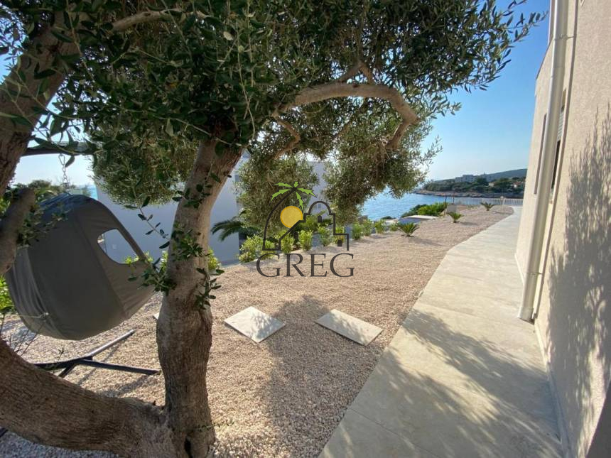Croatia, Island of Pag,  - House, for sale