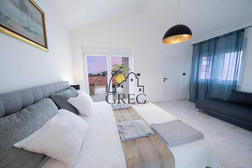 Croatia, Island of Pag,  - House, for sale