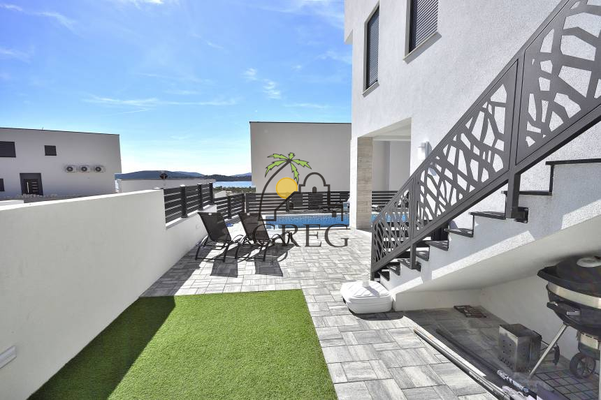 Croatia, North Dalmatia, Vodice - Semi-detached house, for sale