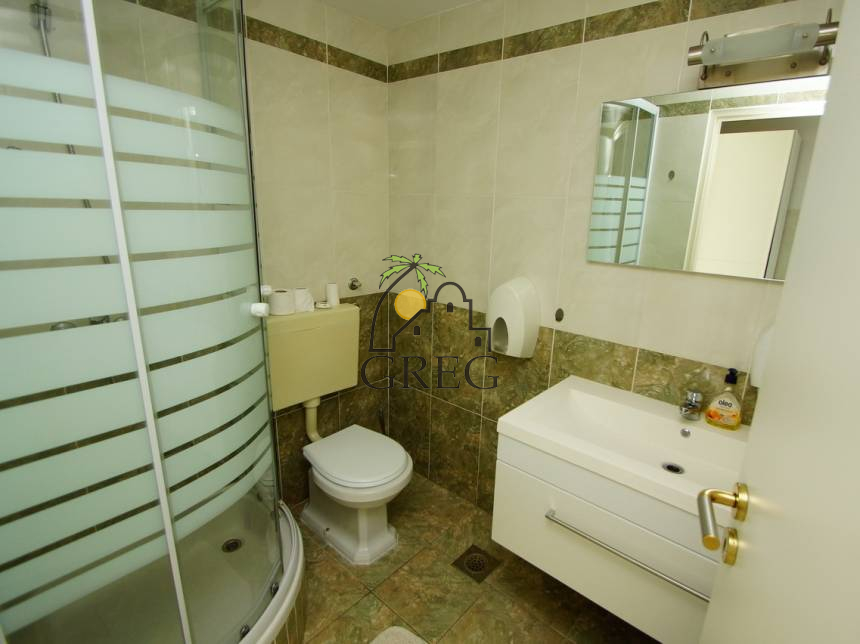 Croatia, North Dalmatia,  - Apartment building, for sale