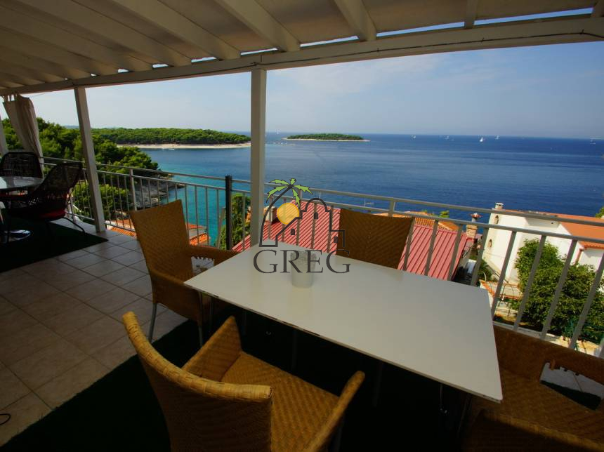 Croatia, North Dalmatia,  - Apartment building, for sale