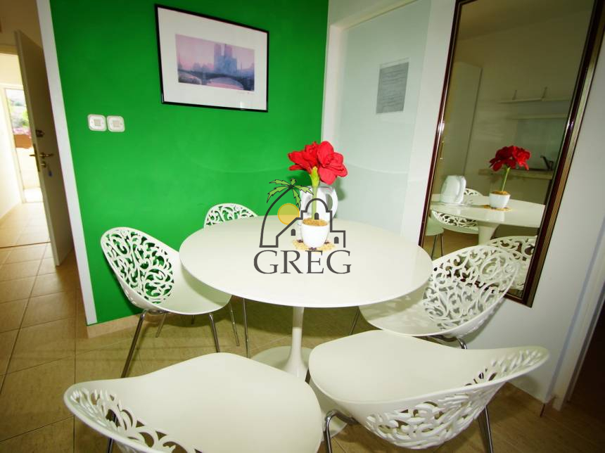 Croatia, North Dalmatia,  - Apartment building, for sale