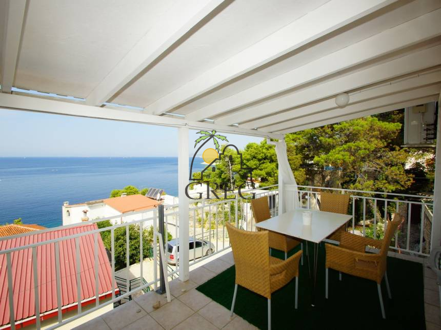 Croatia, North Dalmatia,  - Apartment building, for sale