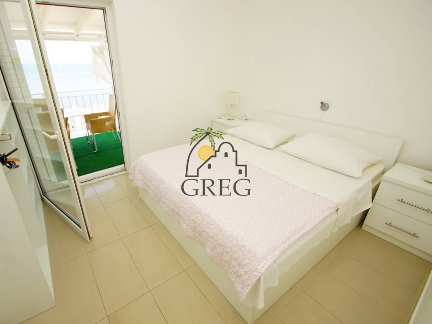 Croatia, North Dalmatia,  - Apartment building, for sale