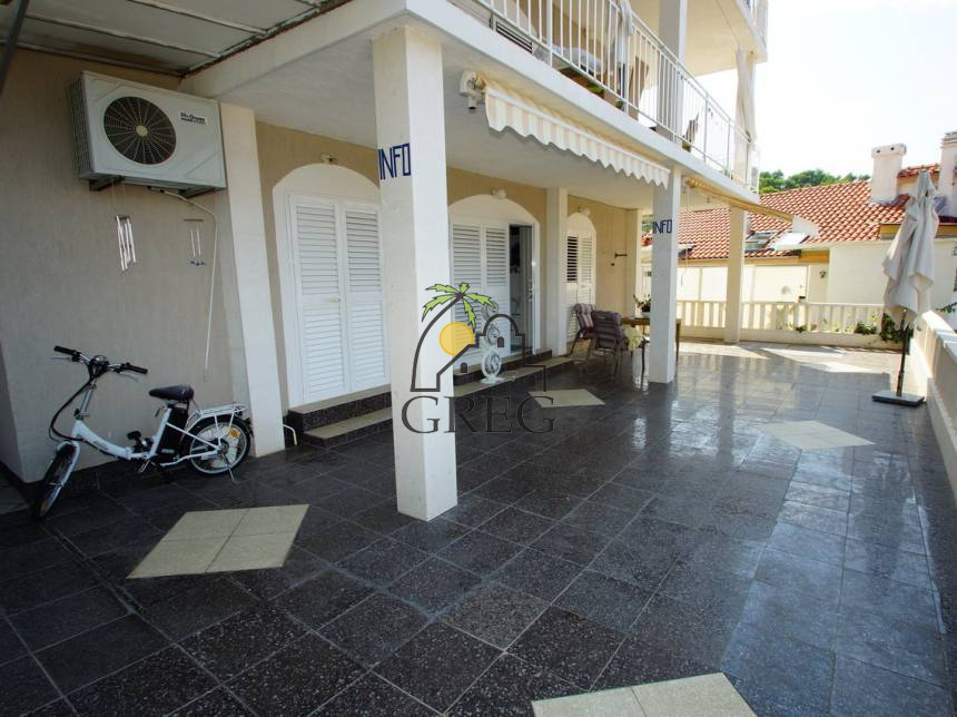 Croatia, North Dalmatia,  - Apartment building, for sale