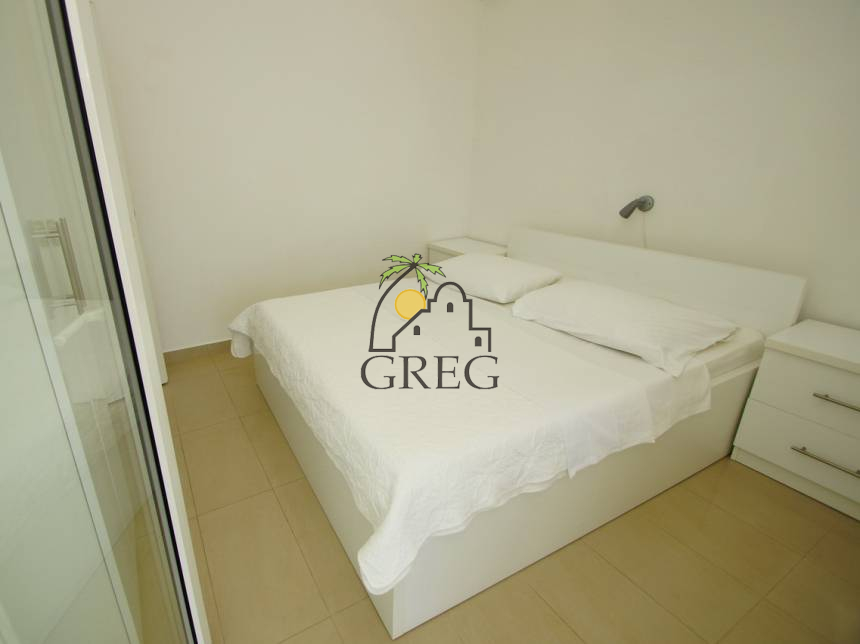Croatia, North Dalmatia,  - Apartment building, for sale