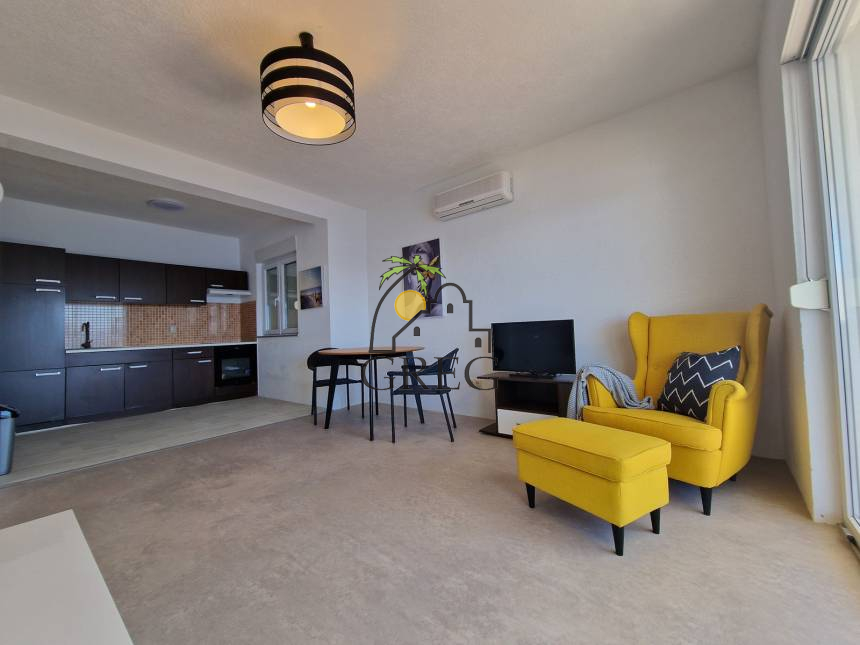 Chorwacja, Dalmacja Środkowa,  - Apartamentowiec, na sprzedaż