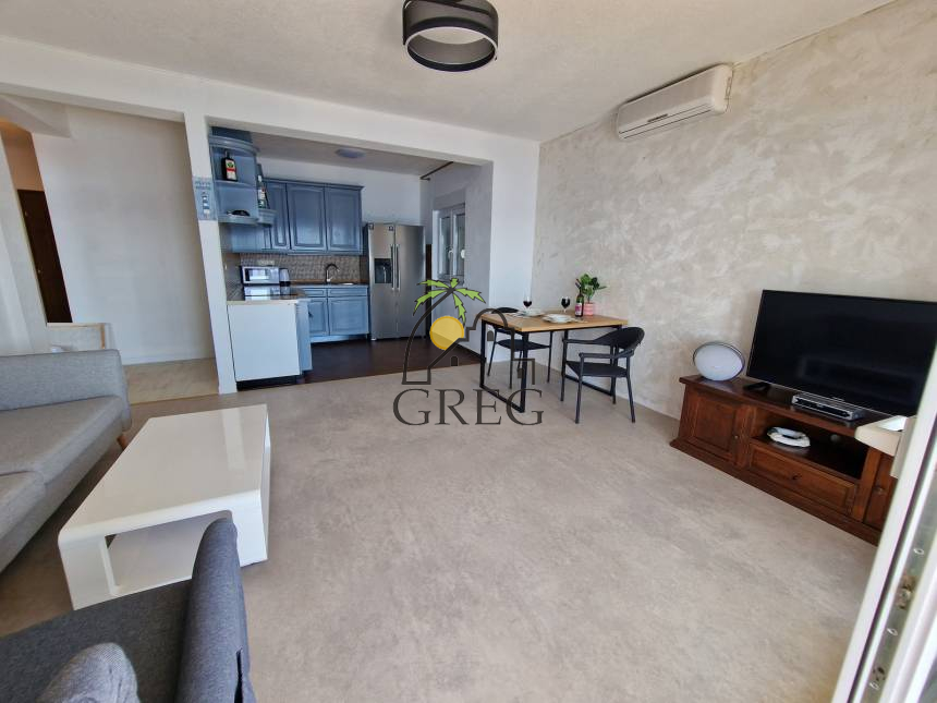 Chorwacja, Dalmacja Środkowa,  - Apartamentowiec, na sprzedaż