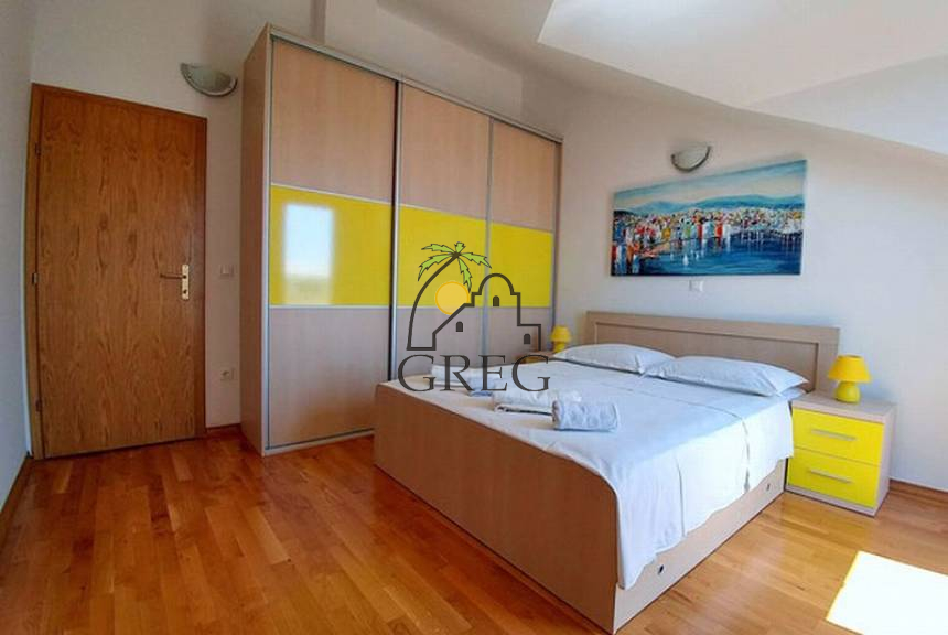 Croatia, Middle Dalmatia,  - Apartment, for sale