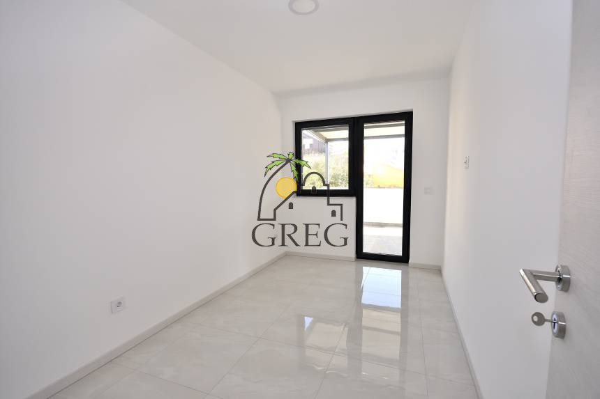 Croatia, North Dalmatia, Vodice - Apartment, for sale