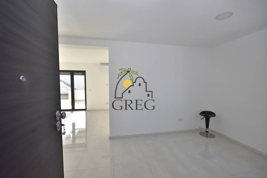 Croatia, North Dalmatia, Vodice - Apartment, for sale