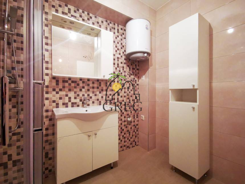 Croatia, Middle Dalmatia, Baška Voda - Apartment, for sale